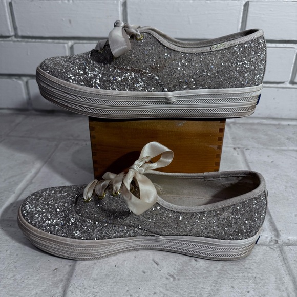 Kate Spade Keds Womens 7.5 Silver Glitter Platform Sneakers Fashion Shoes - Picture 12 of 12